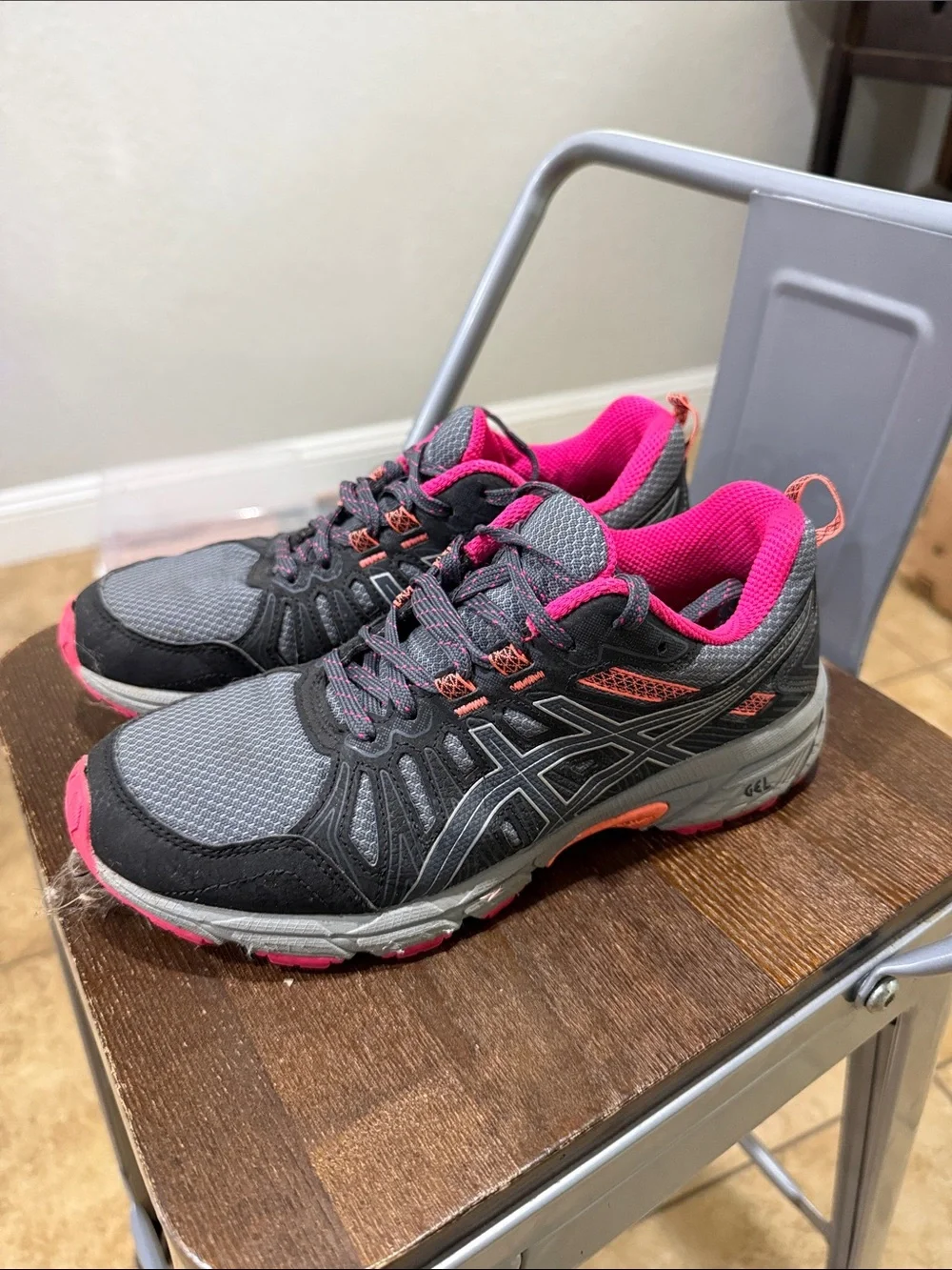 Asics Gray and Hot Pink Women's Athletic Running Shoes size 6